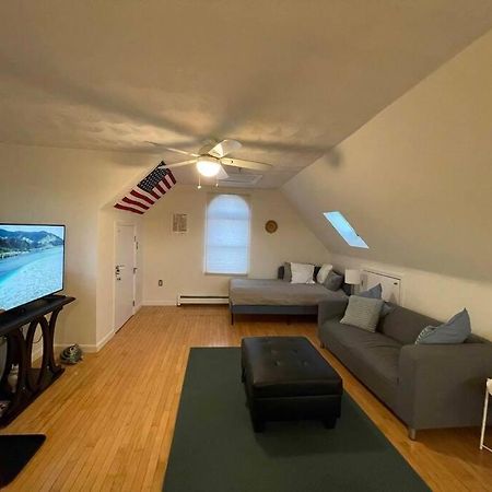 Cozy Condo With All Perks & Parking Close To Encore Casino Everett Dış mekan fotoğraf